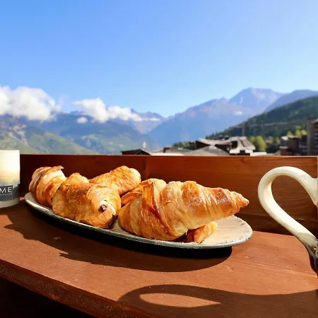Chalet Chalet La Tania, 6 Pieces, 10 Personnes - Fr-1-575-202 *
